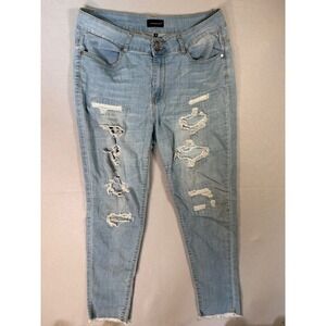 The Style Between Us Distressed Skinny Jeans‎ Light Wash Ripped Denim Size 18